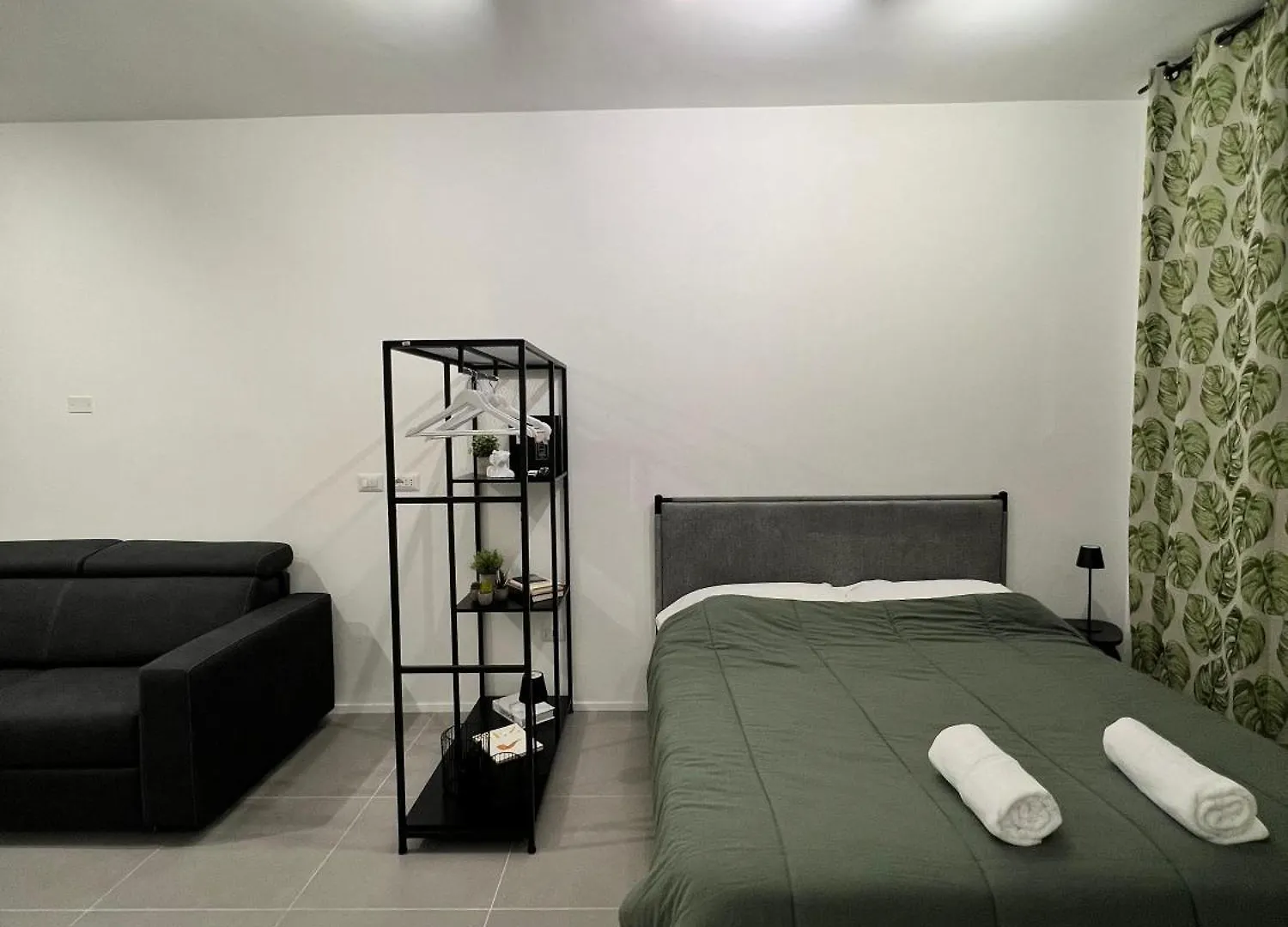 Room 12 Milano 0*,